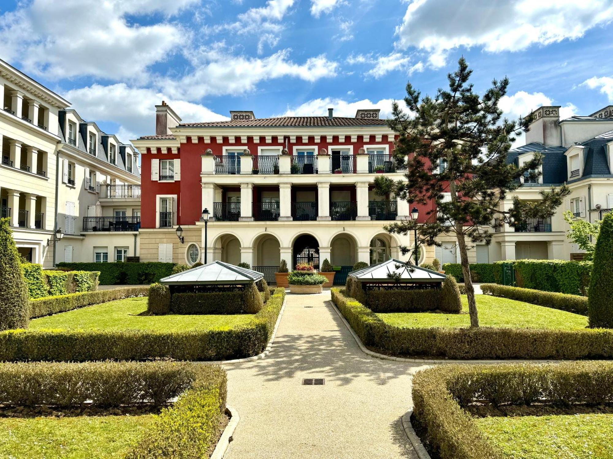 Suite Medicis Near Disneyland セリ エクステリア 写真
